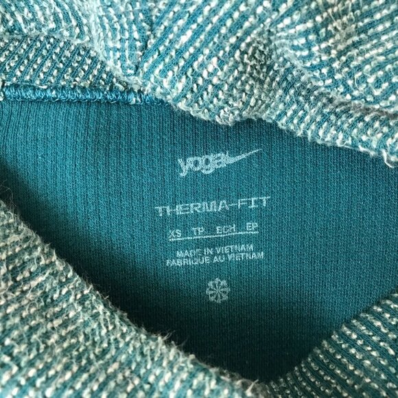 NIKE YOGA - WOMEN'S XS - GREEN LONG SLEEVE TURTLE NECK THERMA FIT SHIRT TOP - Picture 4 of 6